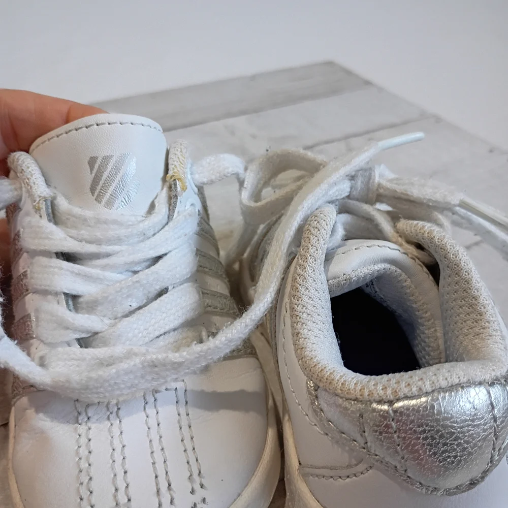 K-Swiss Kids' Size 5C Sneakers in White and Silver Has Wear See Photos